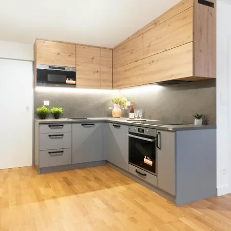 Center Location W Free Parking Apartament