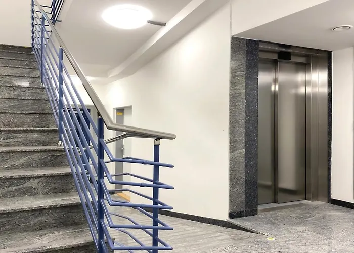 Center Location W Free Parking Pressburg